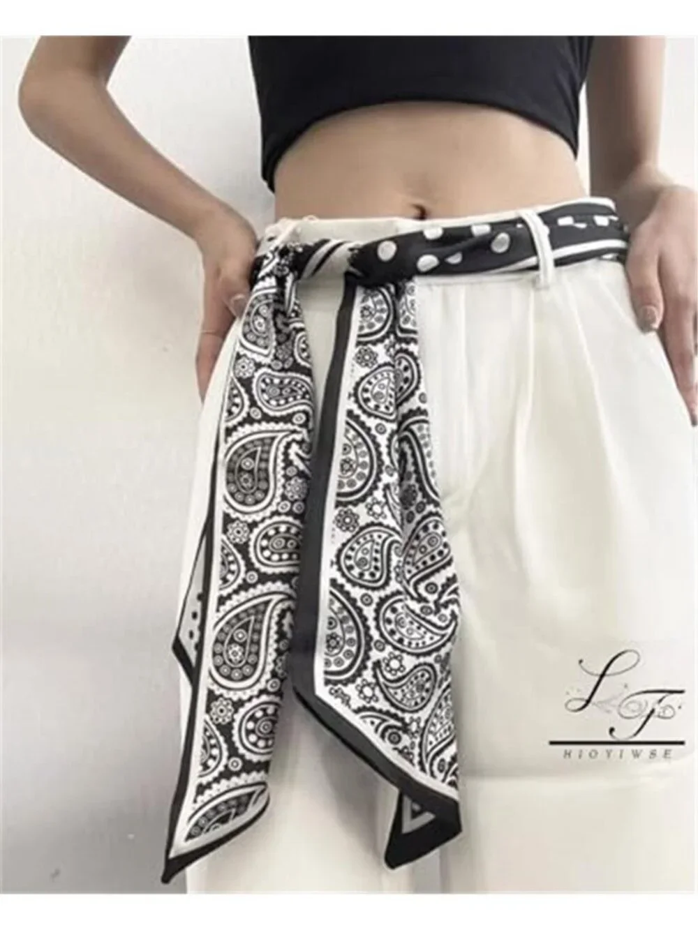N/A black white